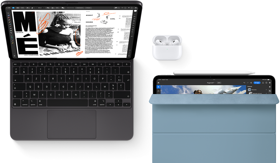 Un iPad Pro avec un Magic Keyboard et des AirPods Pro. Un autre iPad avec un Apple Pencil et un Smart Folio.